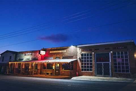 The Best Little Roadhouses in North Texas