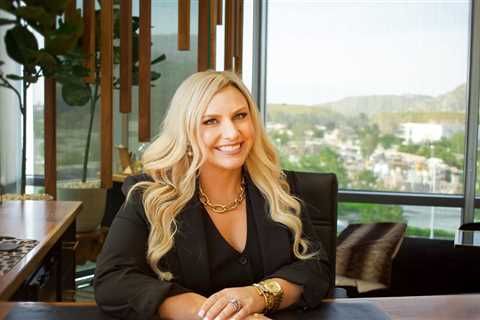 Holly J. Moore Empowers Women To Build Their Own Success Stories